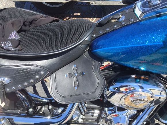 Double ply heat shield with cross embossing. Here is the link https://shop.captain-itch.com/Crotch-Cooler-double-ply-Crotch-Cooler-double-ply.htm