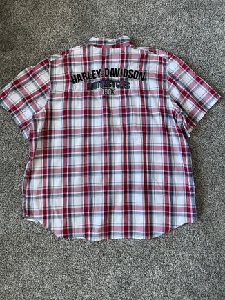 Mens HD brand button down….size 3X….no tears, stains etc….smoke/pet free home….$25 shipped 