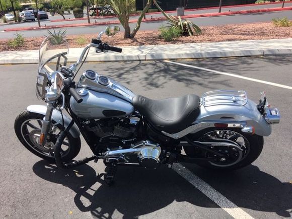 Mustang Wide Tripper Seat