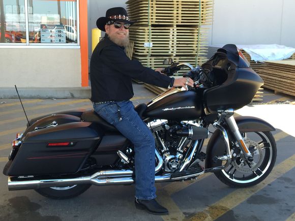 Crocodile Dundee rides a Harley