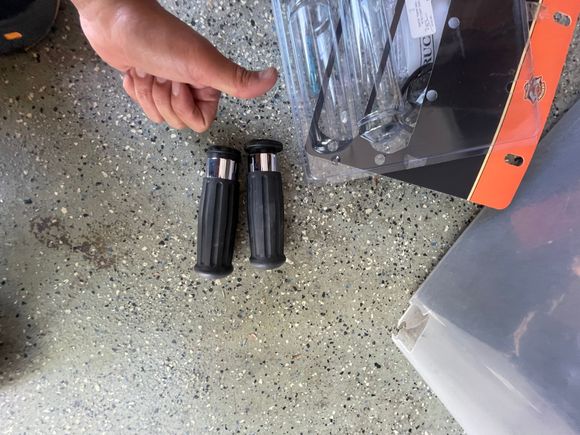 Nostalgia grips for Touring TBW 2 sets