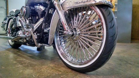 Fits nicely in fender.