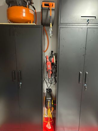 Couple polishers, air and cord reel