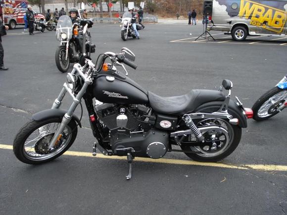 EARLY VERSION OF MY BIKE: ONLY CHANGES WERE SEAT ,SISSY BAR AND 3'' RISERS 1/1/2008