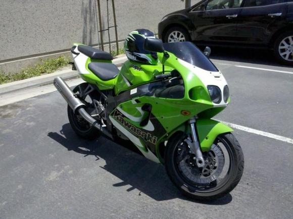 01 Kawasaki Ninja ZX7R
