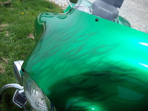 Memphis Shades Batwing with House of Kolor Candy Green over Silver Met. basecoat.