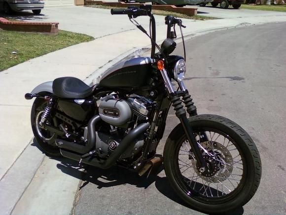 Updated setup with Vance and Hines 
Shortshots Staggered, and no more
front fender!