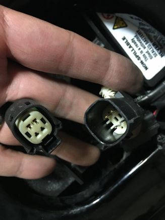 Middle plug disconnected