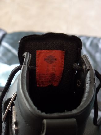 HD boots size 8