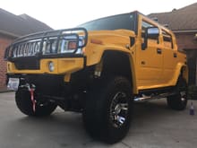 Garage - Yellow Hummer