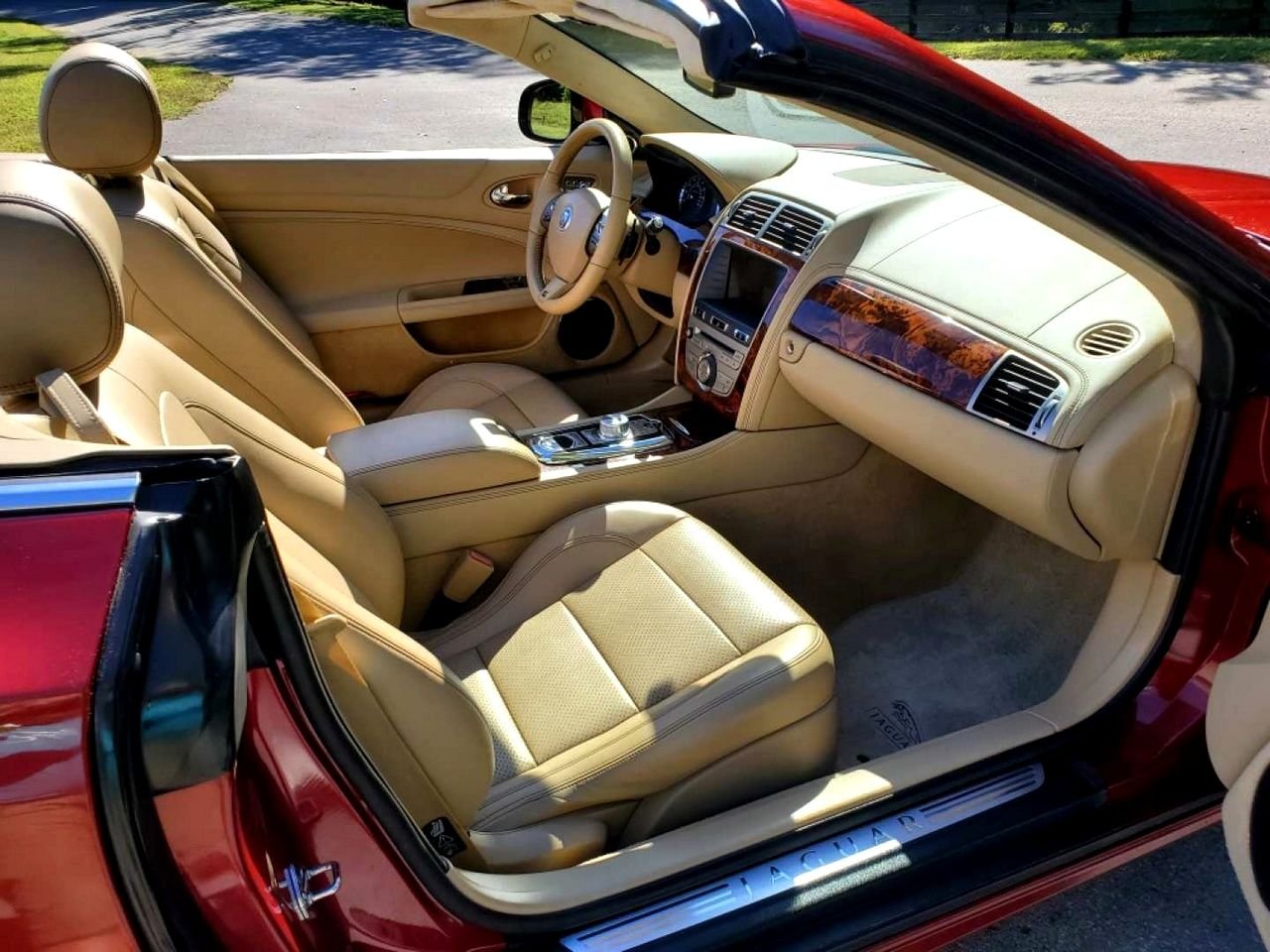 2010 Jaguar XK - 2010 XK Convertible, Claret Metallic - Used - VIN SAJWA4GB7ALB36555 - 8 cyl - 2WD - Automatic - Convertible - Other - Las Vegas, NV 89128, United States