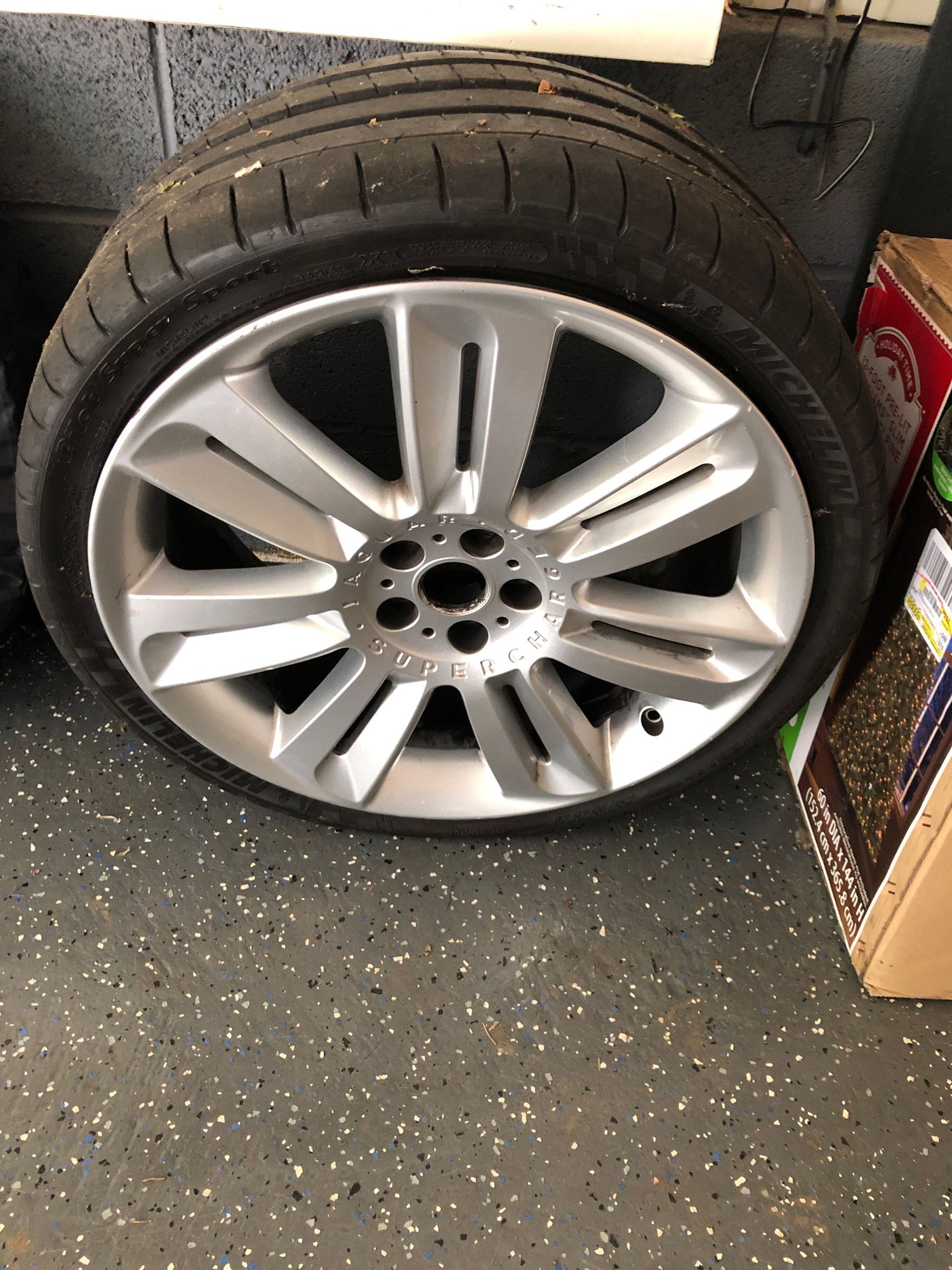 Wheels and Tires/Axles - Front Nevis Rim for XFR - Used - 2010 to 2012 Jaguar XFR - Franklin Lakes, NJ 07417, United States