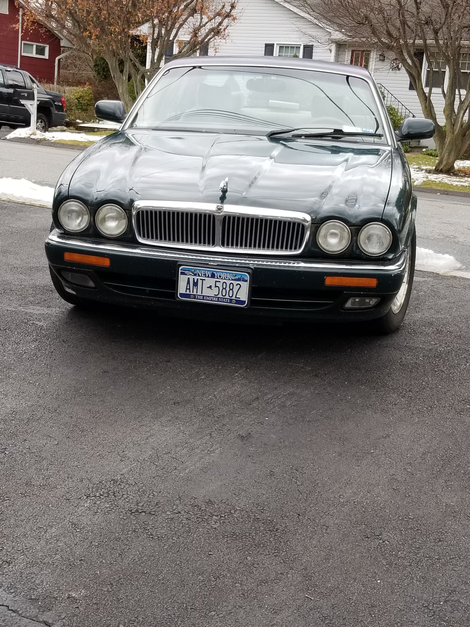 1996 Jaguar XJ6 - 1996 XJ6 Jaguar, British Racing Green, runs, but needs work. - Used - VIN SAJHX1244TC772333 - 166,000 Miles - 6 cyl - 2WD - Automatic - Sedan - Other - Montrose, NY 10548, United States