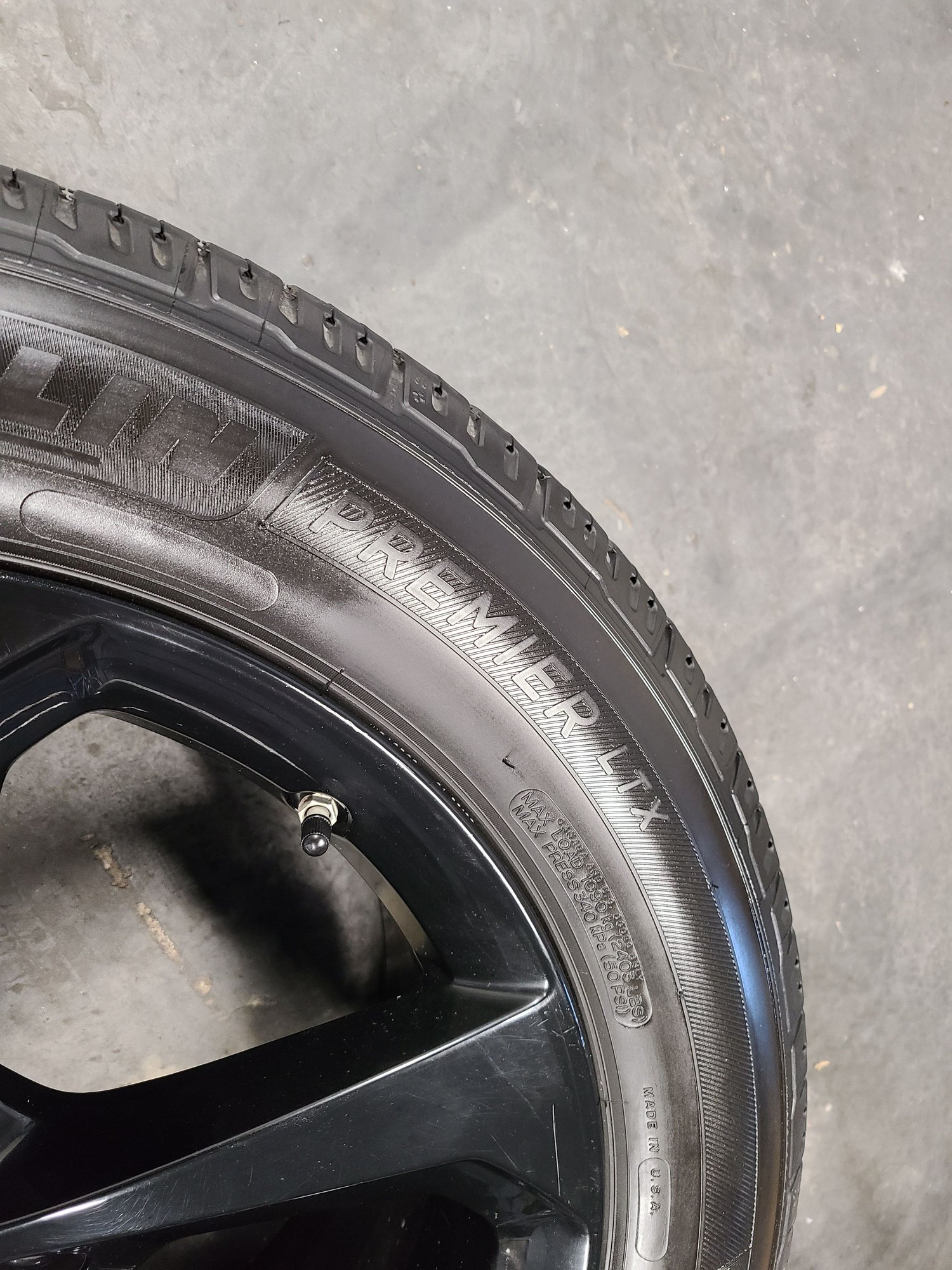 Wheels and Tires/Axles - 4x 19" Jaguar F-Pace Black Wheels & Michelin 255/55R19 Tires Factory OEM F Pace - Used - All Years Jaguar F-Pace - All Years Jaguar F-Type - Cleveland, OH 44135, United States