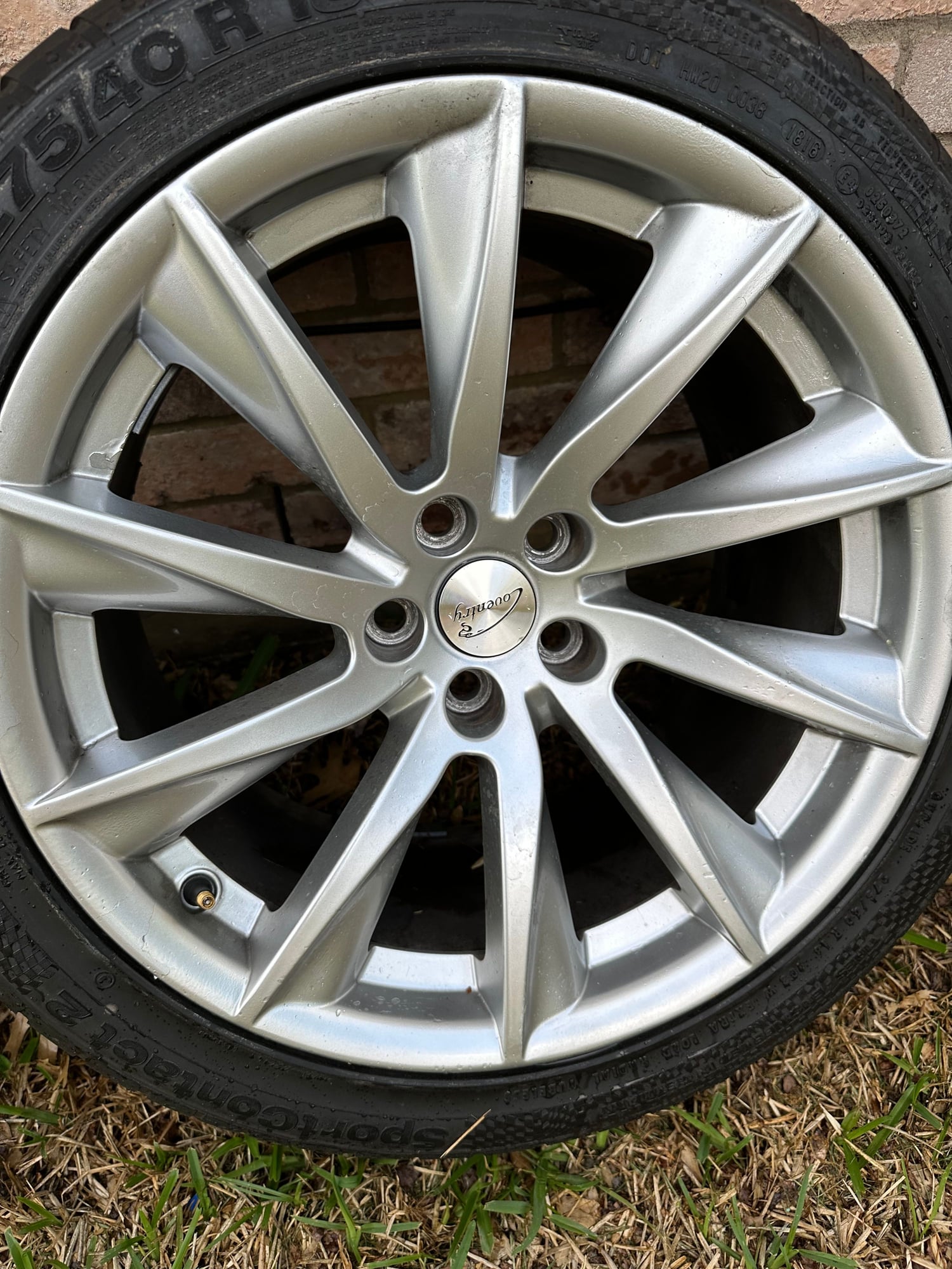 Wheels and Tires/Axles - Set of four 18 inch tires and wheels - Used - 2014 to 2023 Jaguar F-Type - Desoto, TX 75115, United States