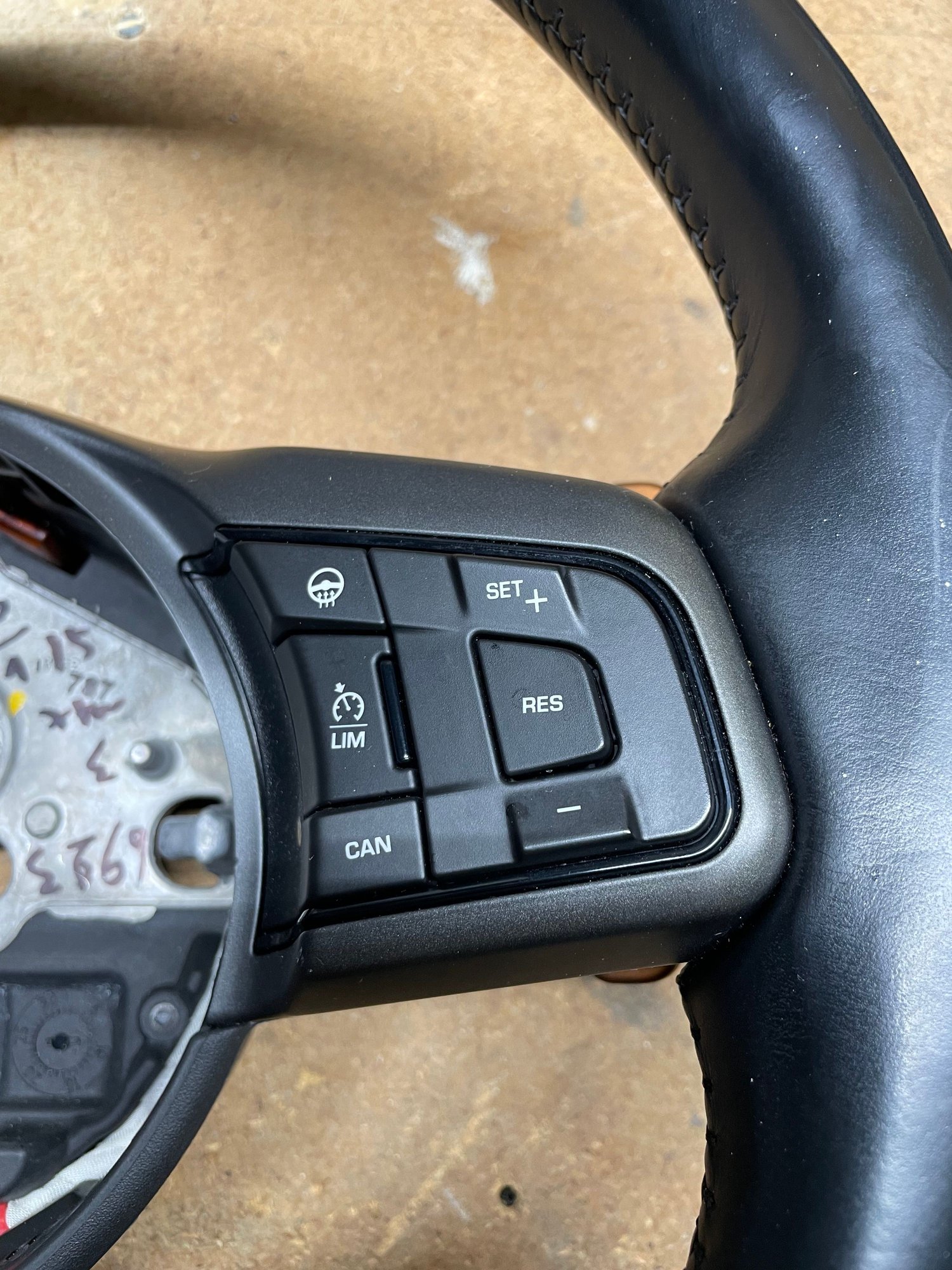 Steering/Suspension - F Type heated round steering wheel - Used - 2014 to 2022 Jaguar F-Type - Manassas, VA 20112, United States