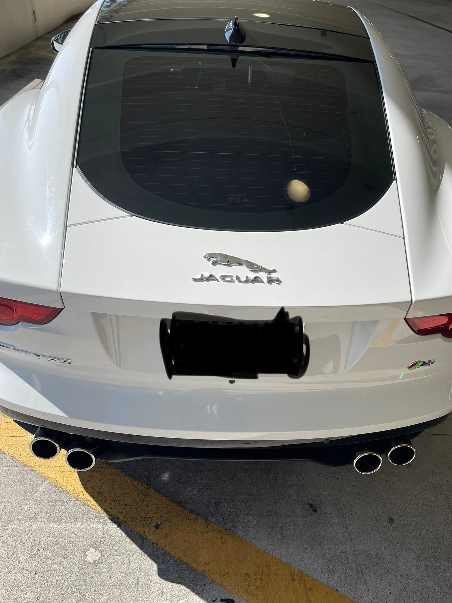 2015 Jaguar F-Type - Excellent 2015 Jaguar F-Type R For Sale - Used - VIN SAJWA6DA5FMK19861 - 11,812 Miles - 8 cyl - 2WD - Automatic - Coupe - White - Houston, TX 77002, United States