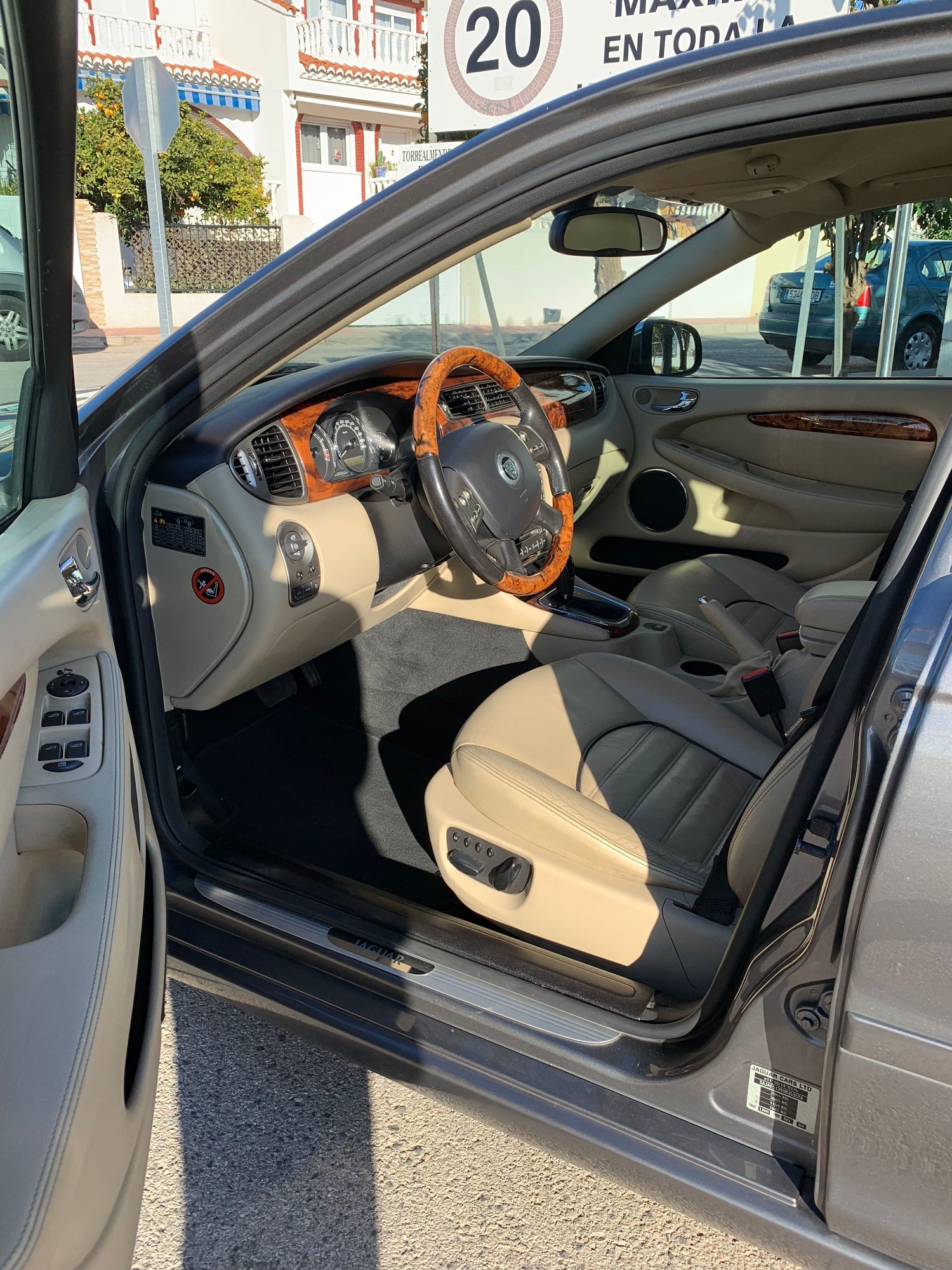 2009 Jaguar Vanden Plas - Jaguar xtype 2.2D executive 145HP - Used - VIN Sajac52m21xc08306 - 88,865 Miles - 6 cyl - 2WD - Automatic - Sedan - Other - Torrevieja, Spain