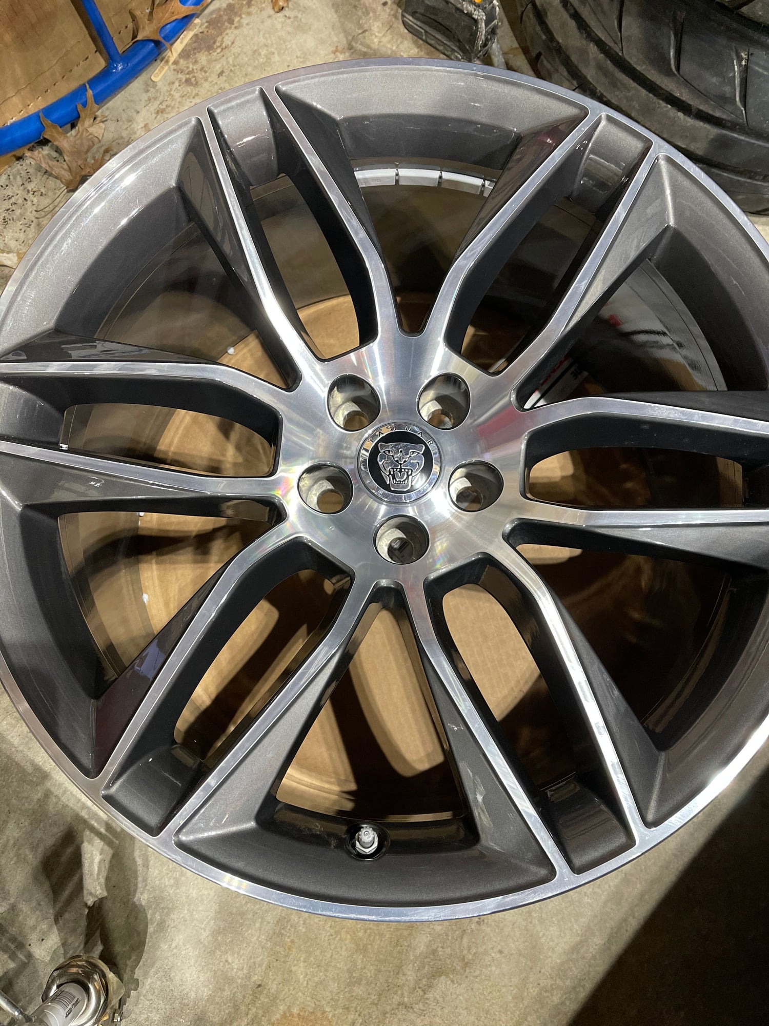 Wheels and Tires/Axles - Gyrodynes (rear 10.5”) only. New take-offs with TPMS. - Used - All Years Jaguar F-Type - Lake St Louis, MO 63367, United States