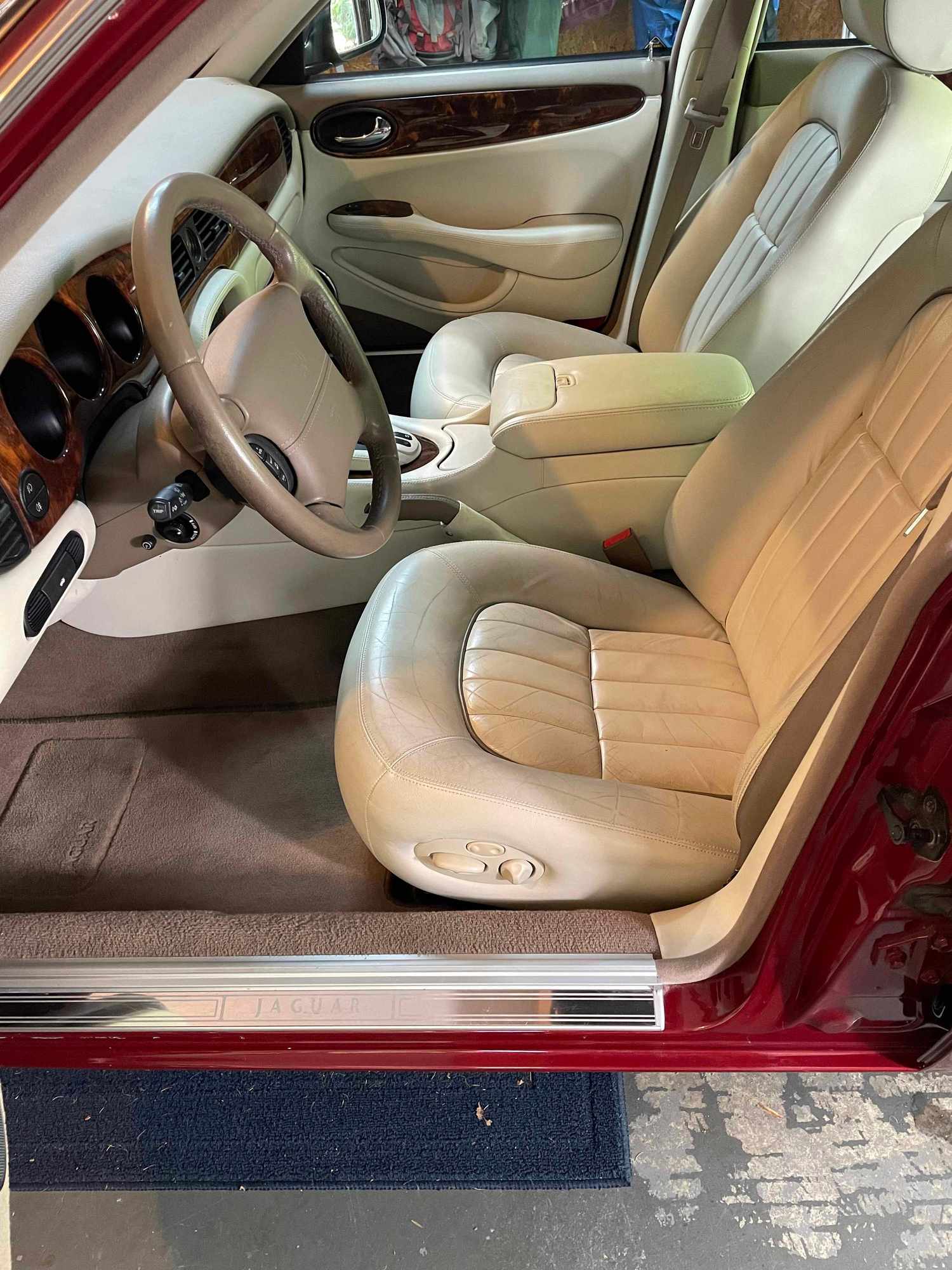 2003 Jaguar XJ8 - Beautiful 2003 Jaguar XJ8 in Great Condition for Sale - Used - VIN SAJDA14C03LF53943 - 69,550 Miles - 8 cyl - 2WD - Automatic - Sedan - Red - Hendersonville, NC 28379, United States