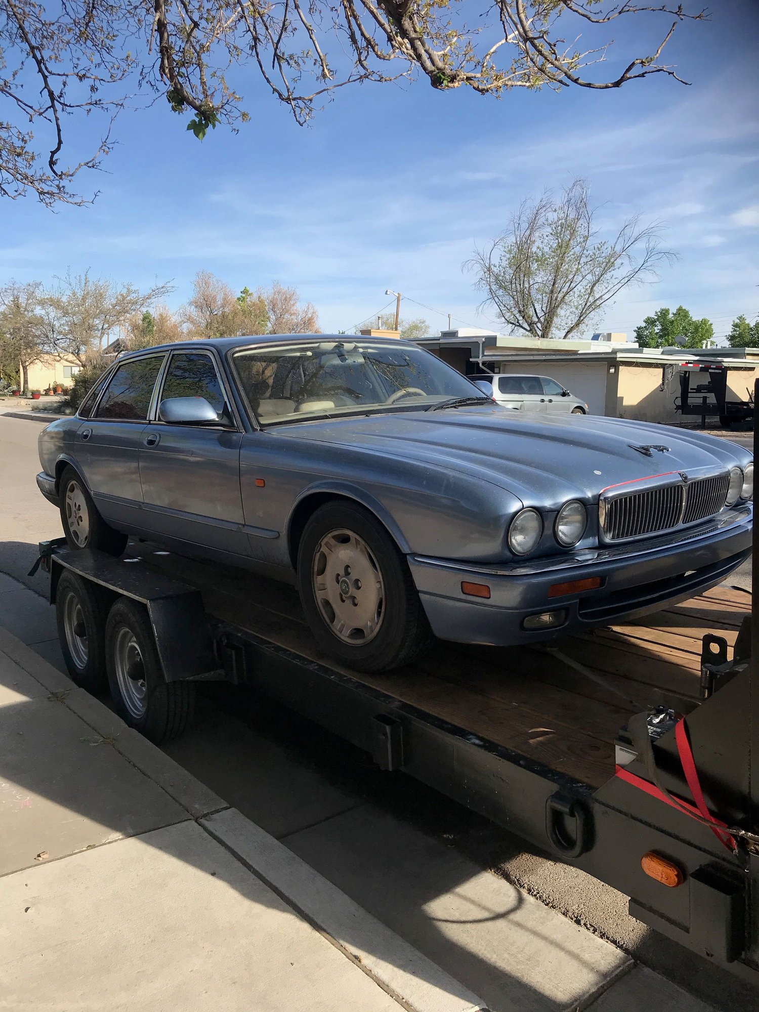 1995 Jaguar XJ6 - 1995 XJ6 140,xxx miles bad motor - Albuquerque, NM 87107, United States
