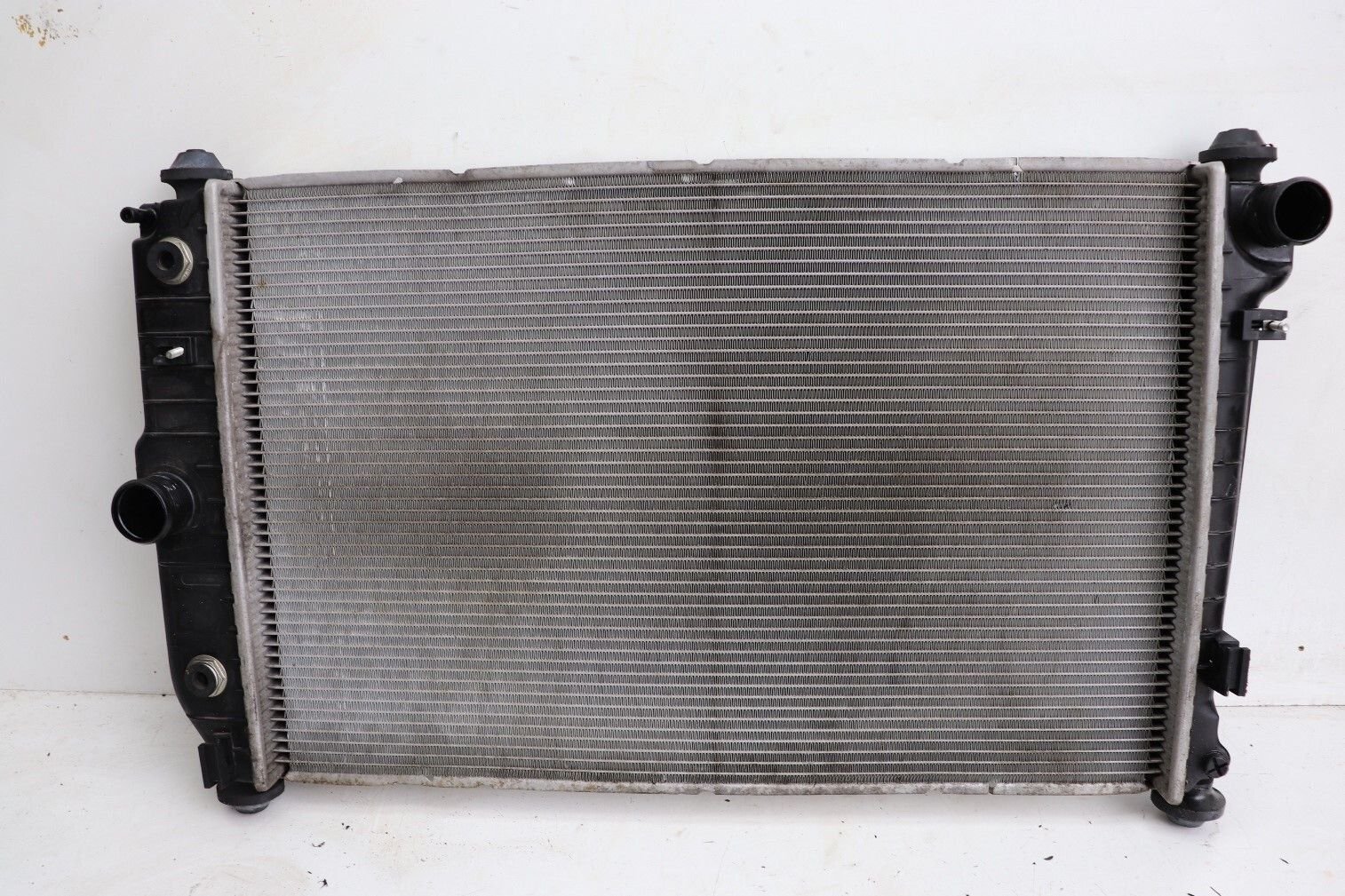 OE Aston Radiator (Plastic End Tanks) Engine side