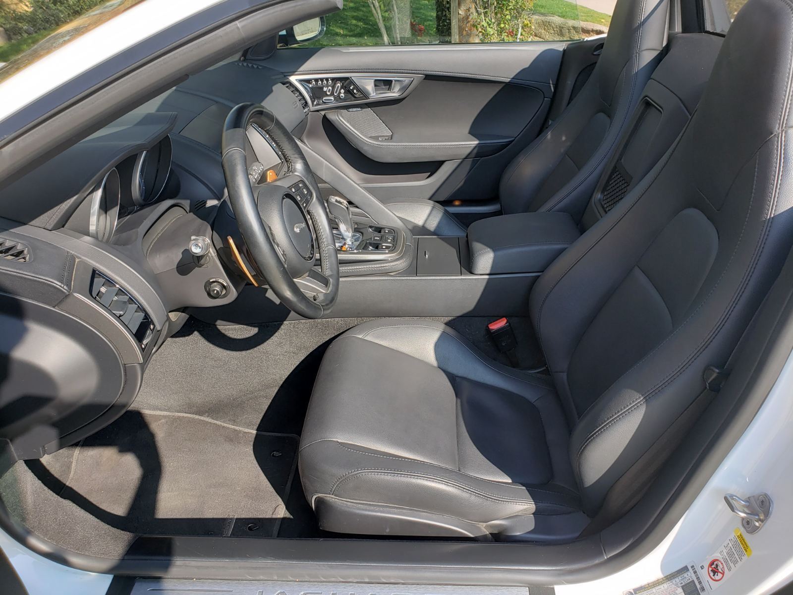 2014 Jaguar F-Type - 2014 Jaguar V8S - Used - VIN SAJWA6GL1EMK07752 - 56,300 Miles - 8 cyl - 2WD - Automatic - Convertible - White - Fresno, CA 93711, United States