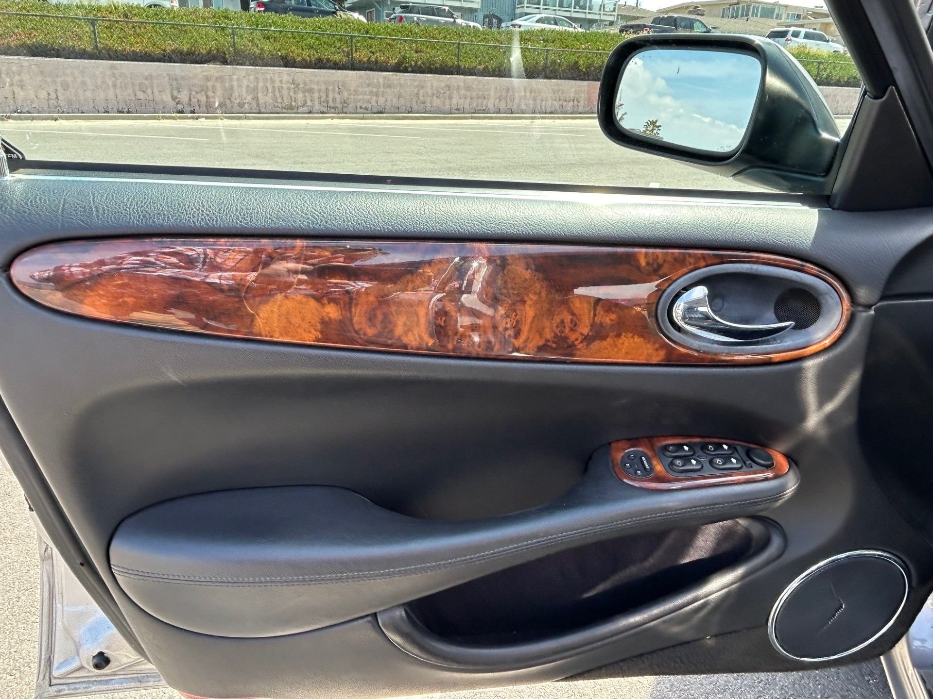 2000 Jaguar XJ8 - Amazing 2000 Jaguar XJ8 L Sport Silver Sedan w/ 111K Miles pure So. California Car - Used - VIN SAJDA23C4YLF06834 - 111,000 Miles - 8 cyl - 2WD - Automatic - Sedan - Silver - Redondo Beach, CA 90277, United States