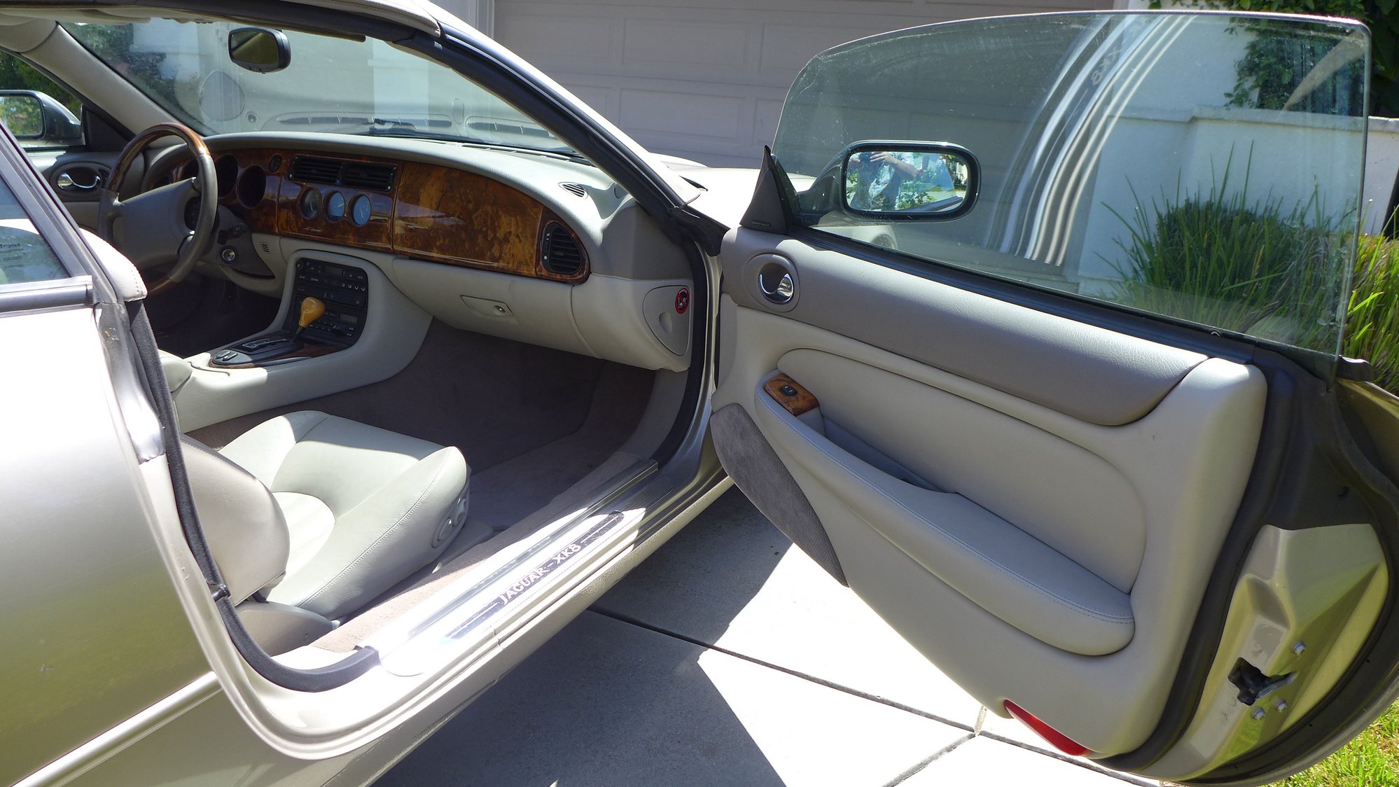 1997 Jaguar XK8 - 1997 Convertible Jaguar xk8 needs a new home - Used - VIN SAJGX2745VC010609 - 8 cyl - 2WD - Automatic - Convertible - Morgan Hill, CA 95037, United States