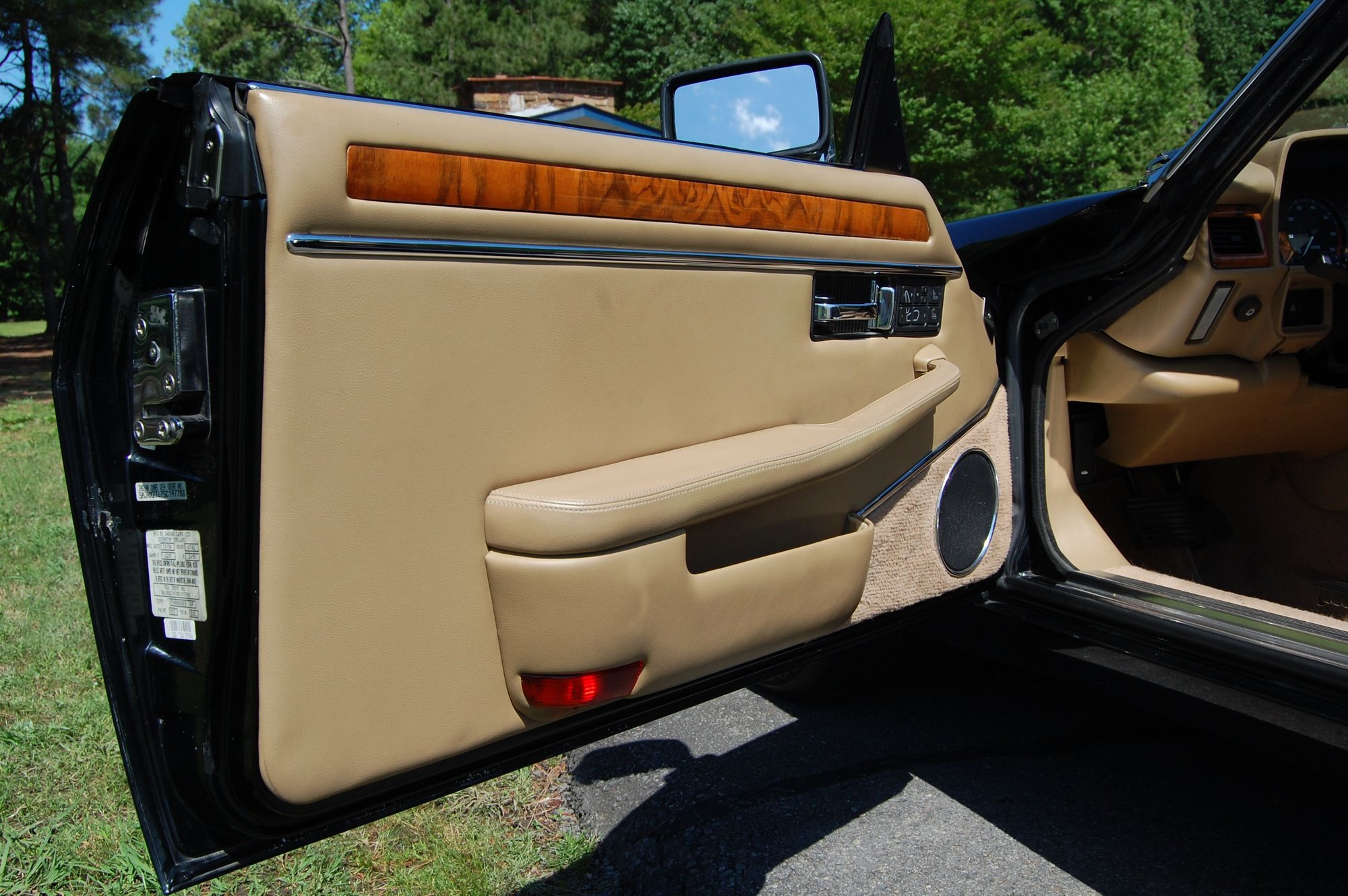 1995 Jaguar XJS - 1995 Jaguar XJS 2+2 6 cyl convertible for sale - Used - VIN SAJNX2747SC197788 - 6 cyl - 2WD - Automatic - Convertible - Black - Hot Springs Village, AR 71909, United States