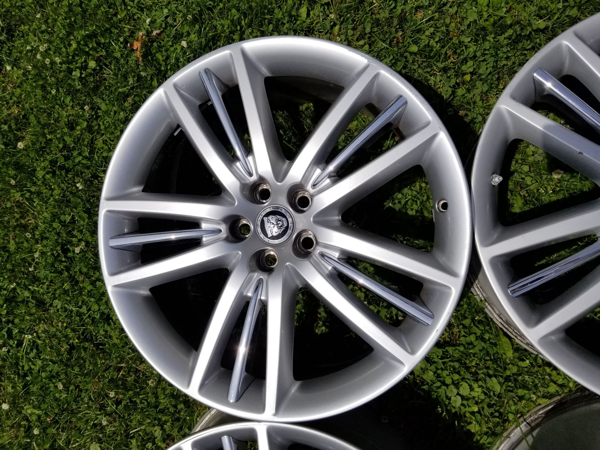 Wheels and Tires/Axles - 20x9.5 rear/20x8.5 front wheels from 2010+ XF Supercharged - Used - 2009 to 2019 Jaguar XF - Lansing, MI 48917, United States