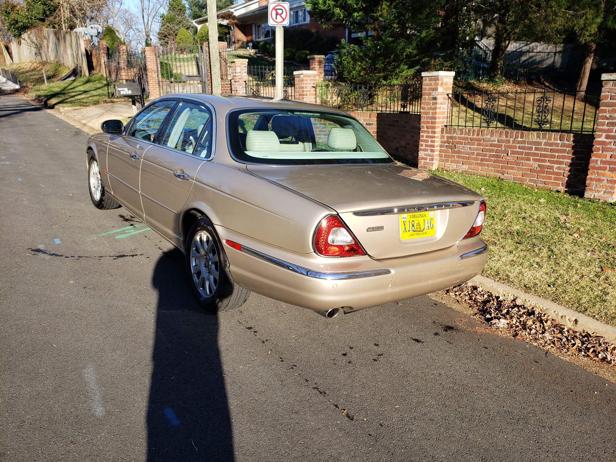 2004 Jaguar XJ8 - 2004 XJ8 for sale - Used - VIN SAJEA71C24SG11716 - 111,000 Miles - 8 cyl - 2WD - Automatic - Sedan - Gold - Mclean, VA 22101, United States