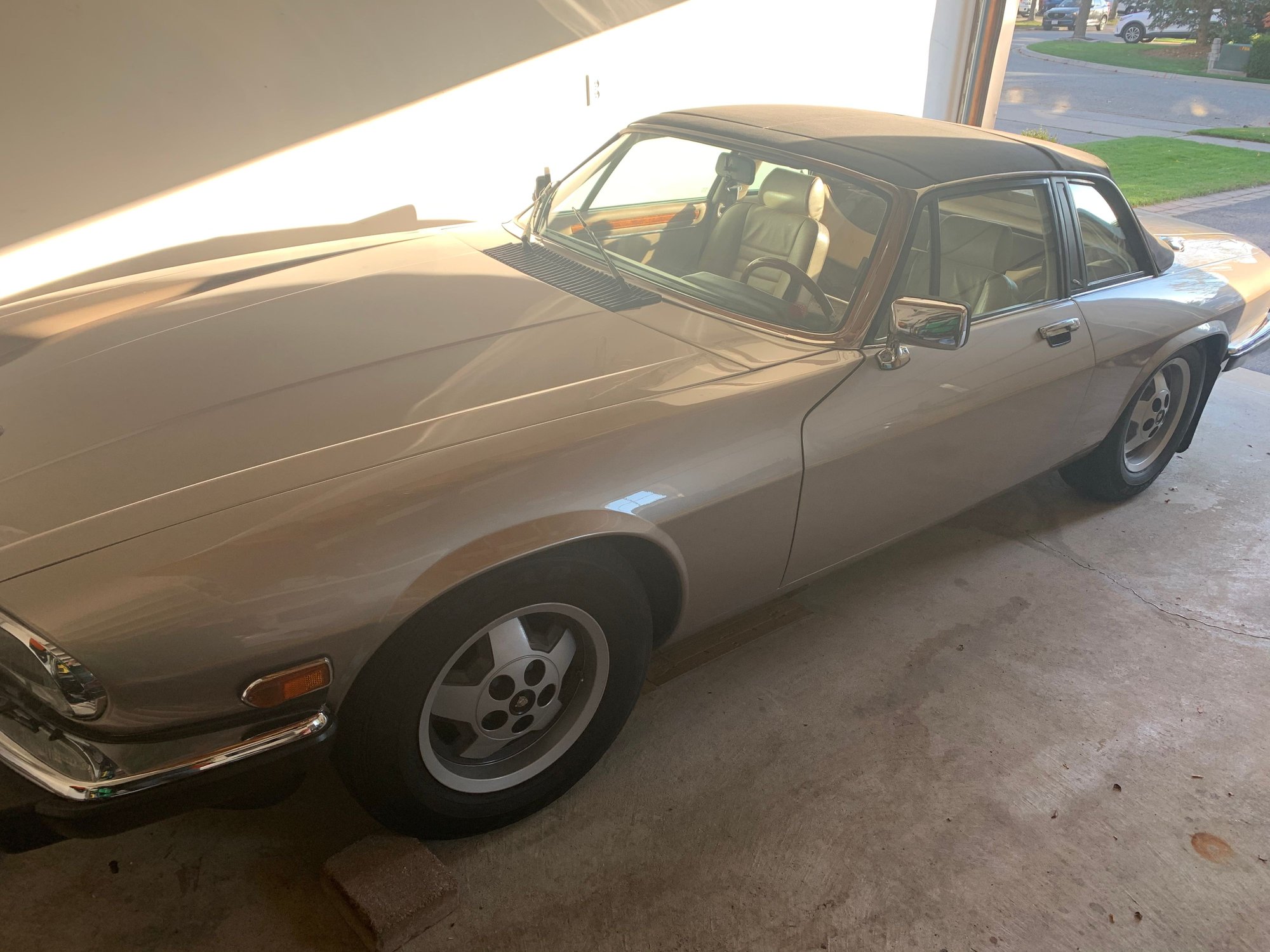 1987 Jaguar XJS - 1987 XJSC great condition with low KM's - Used - VIN SAJNL3047HC139409 - 123,000 Miles - 12 cyl - Georgetown, ON L7G5W6, Canada