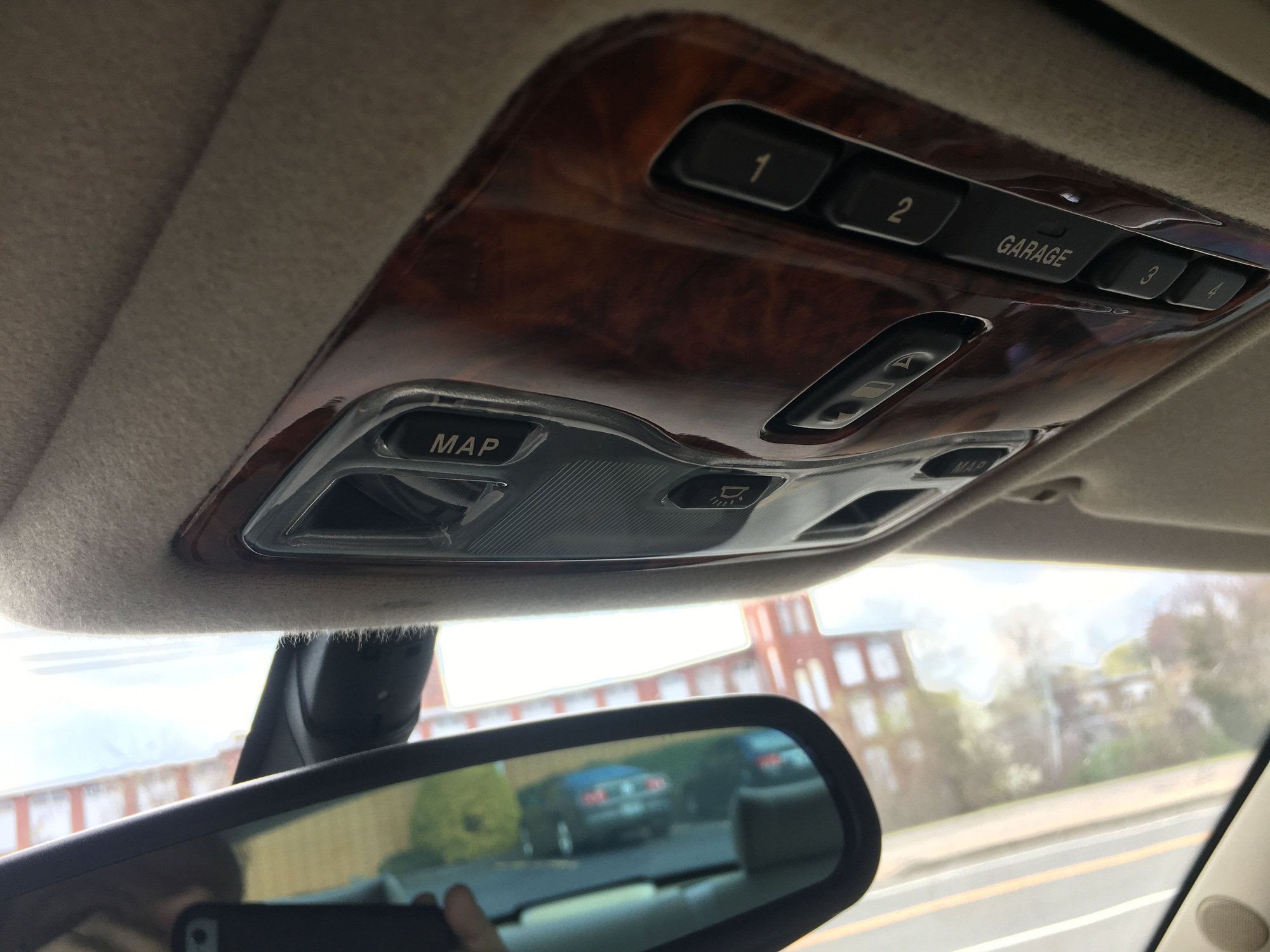 2000 Jaguar Vanden Plas - 2000 Vandam Plas - Used - VIN SAJDA24C2YLF17944 - 96,099 Miles - 8 cyl - 2WD - Automatic - Sedan - Other - Smithfield, RI 02917, United States