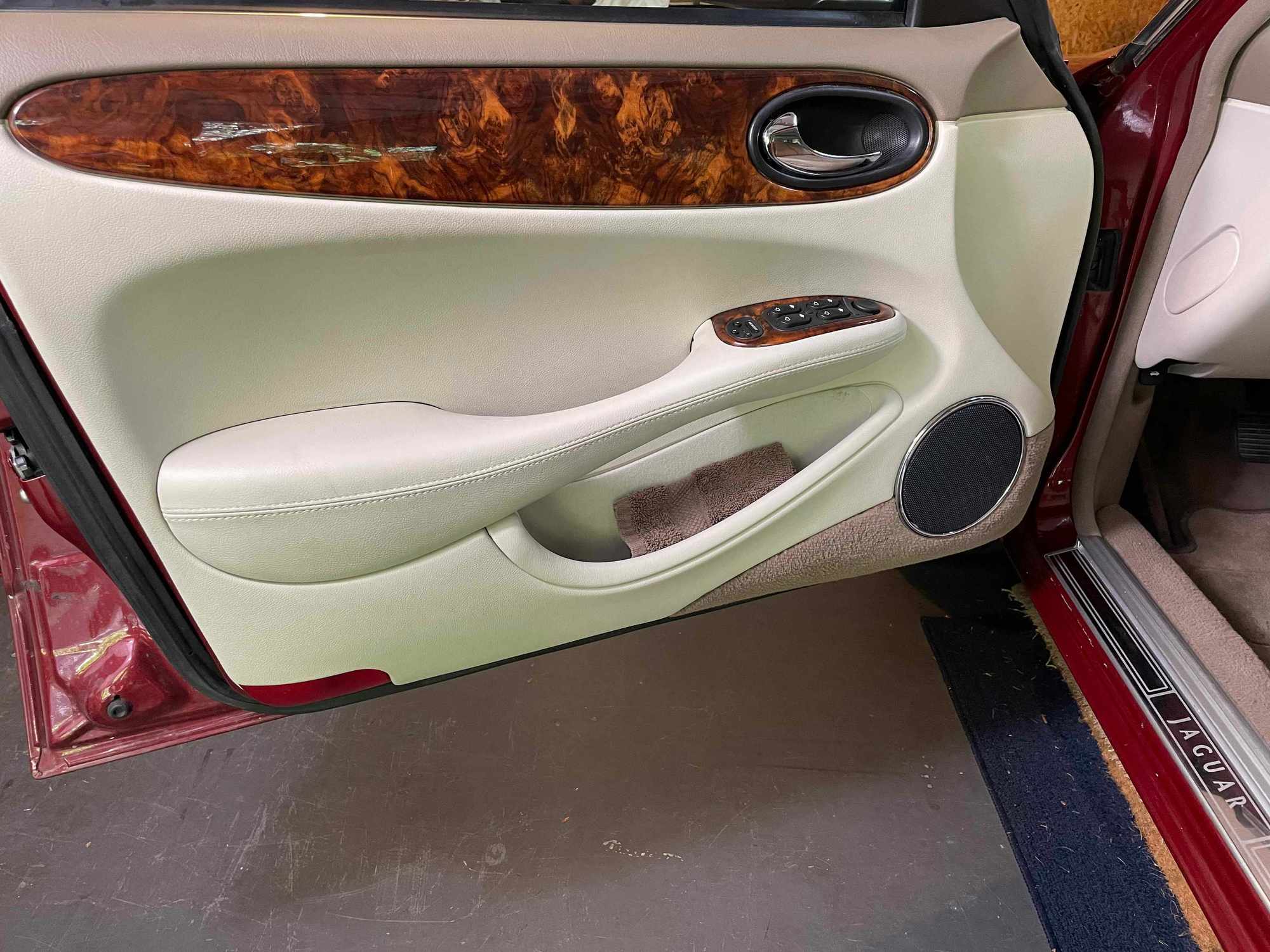 2003 Jaguar XJ8 - Beautiful 2003 Jaguar XJ8 in Great Condition for Sale - Used - VIN SAJDA14C03LF53943 - 69,550 Miles - 8 cyl - 2WD - Automatic - Sedan - Red - Hendersonville, NC 28379, United States