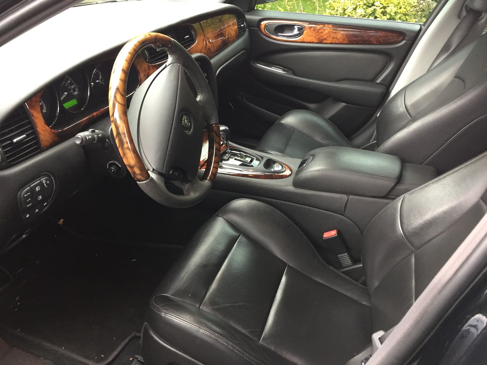 2005 Jaguar XJR - 2005 XJR  27,000 miles - Used - VIN SAJWA738115TG3662 - Niagara On The Lake, ON L0S1J0, Canada