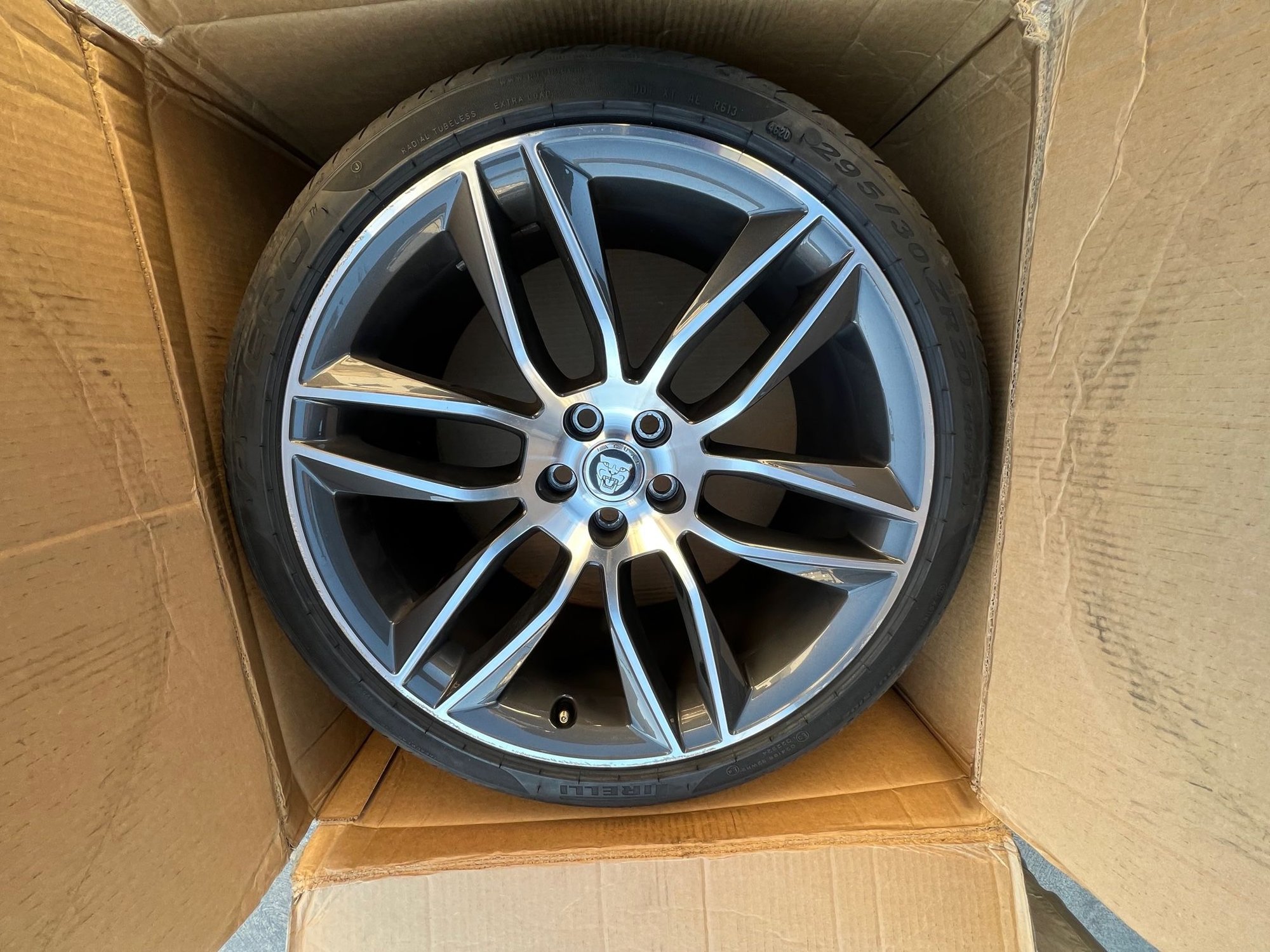 Wheels and Tires/Axles - Jaguar Gyrodyne #6003 Wheels with Pirelli PZero Tires For Sale 1600.00 - Used - 2014 to 2023 Jaguar F-Type - Los Angeles, CA 90048, United States