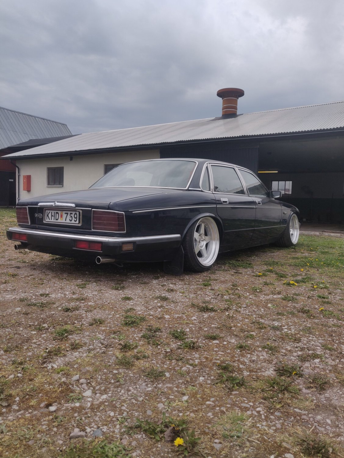 Major difference between xj40 and x300 suspension? Jaguar Forums