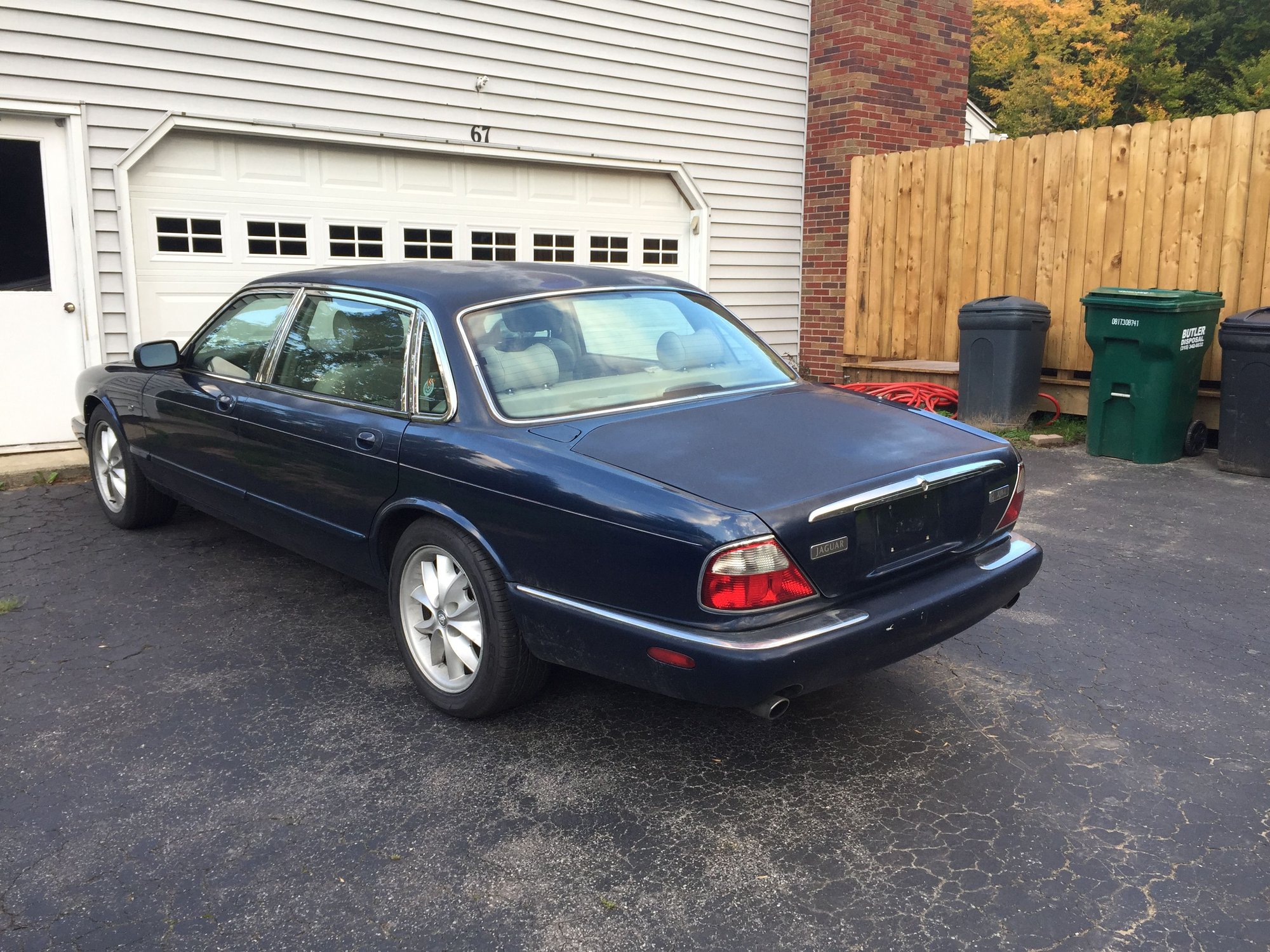 1998 Jaguar XJ8 - 1998 XJ8L - Transmission Fault - Repairable - Used - VIN SAJHX6247WC832493 - 128,734 Miles - 8 cyl - 2WD - Automatic - Sedan - Blue - Oswego, NY 13126, United States