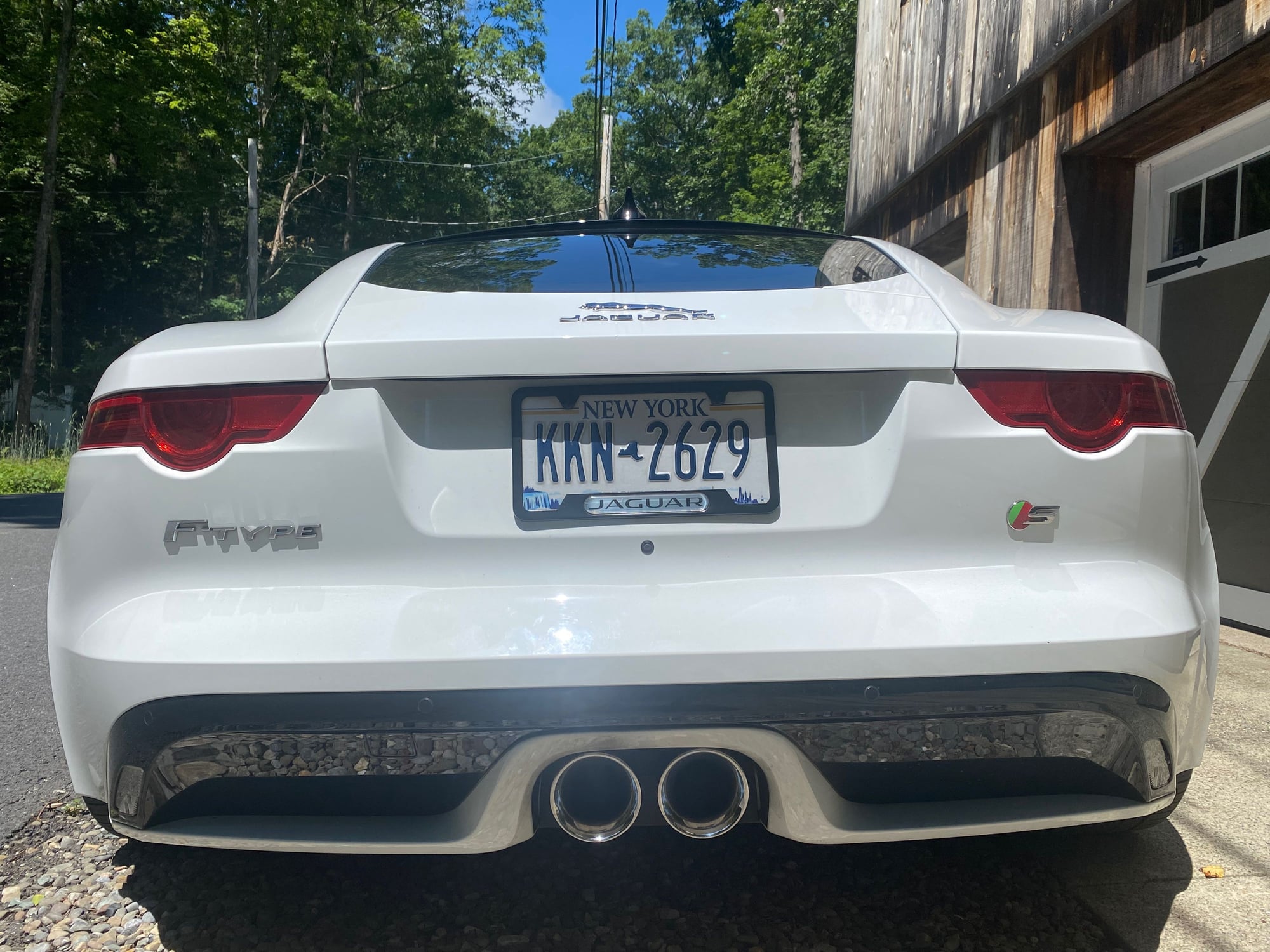 2017 Jaguar F-Type - Jaguar F-Type S Six-Speed - Used - VIN SAJWB6BC8H8K40121 - 6 cyl - 2WD - Manual - Coupe - White - South Salem, NY 10590, United States