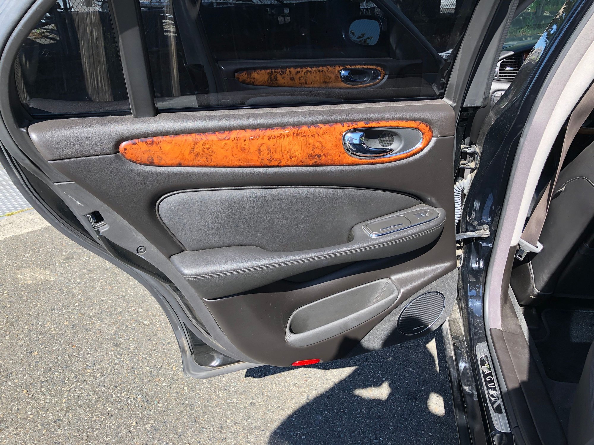 2004 Jaguar XJR - 2004 XJR for Sale - Used - VIN SAJWA73B34TG19553 - 143,000 Miles - 8 cyl - 2WD - Automatic - Sedan - Black - Seattle, WA 98188, United States