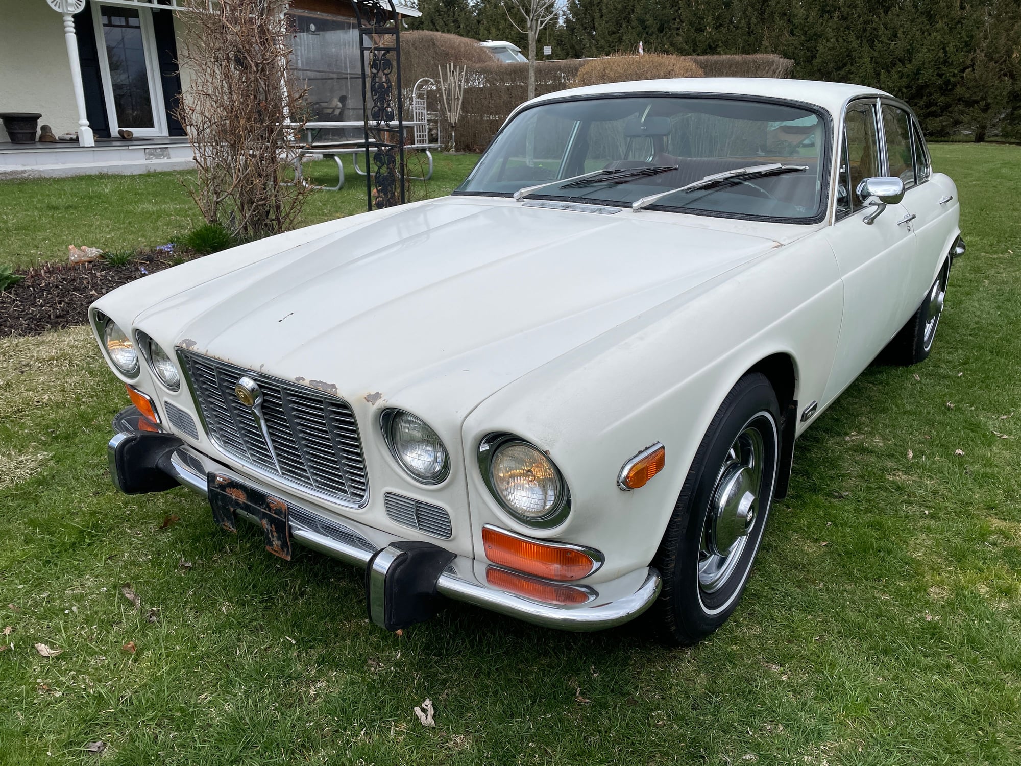 1973 Jaguar XJ6 - 1973 Jaguar XJ6 for restoration - Used - VIN UD1L74705BW - 84,641 Miles - Niagara On The Lake, ON L0S1J0, Canada