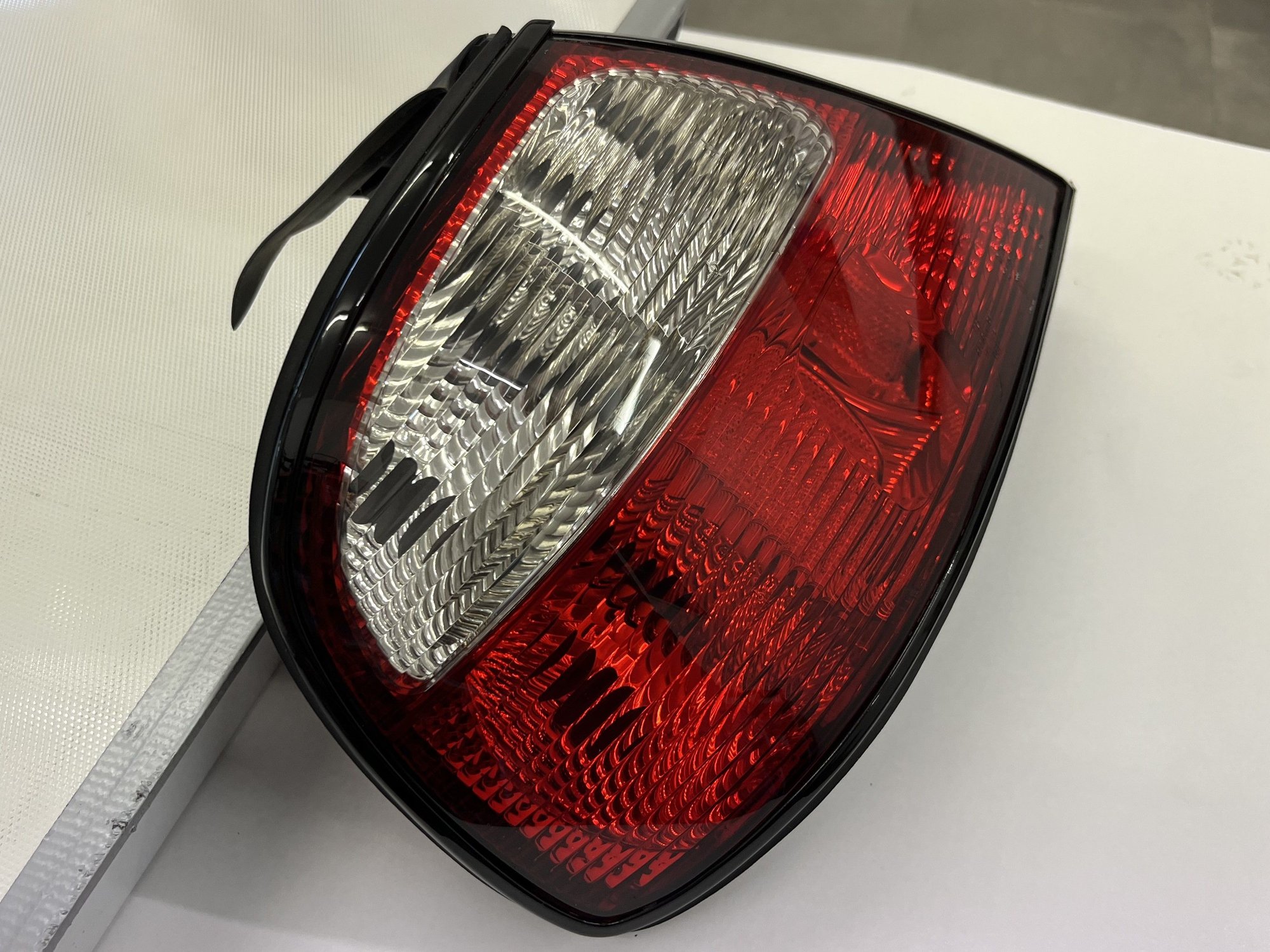 Lights - X308 XJ Taillight (left & right) - Used - 1998 to 2003 Jaguar XJ8 - Vienna, Austria