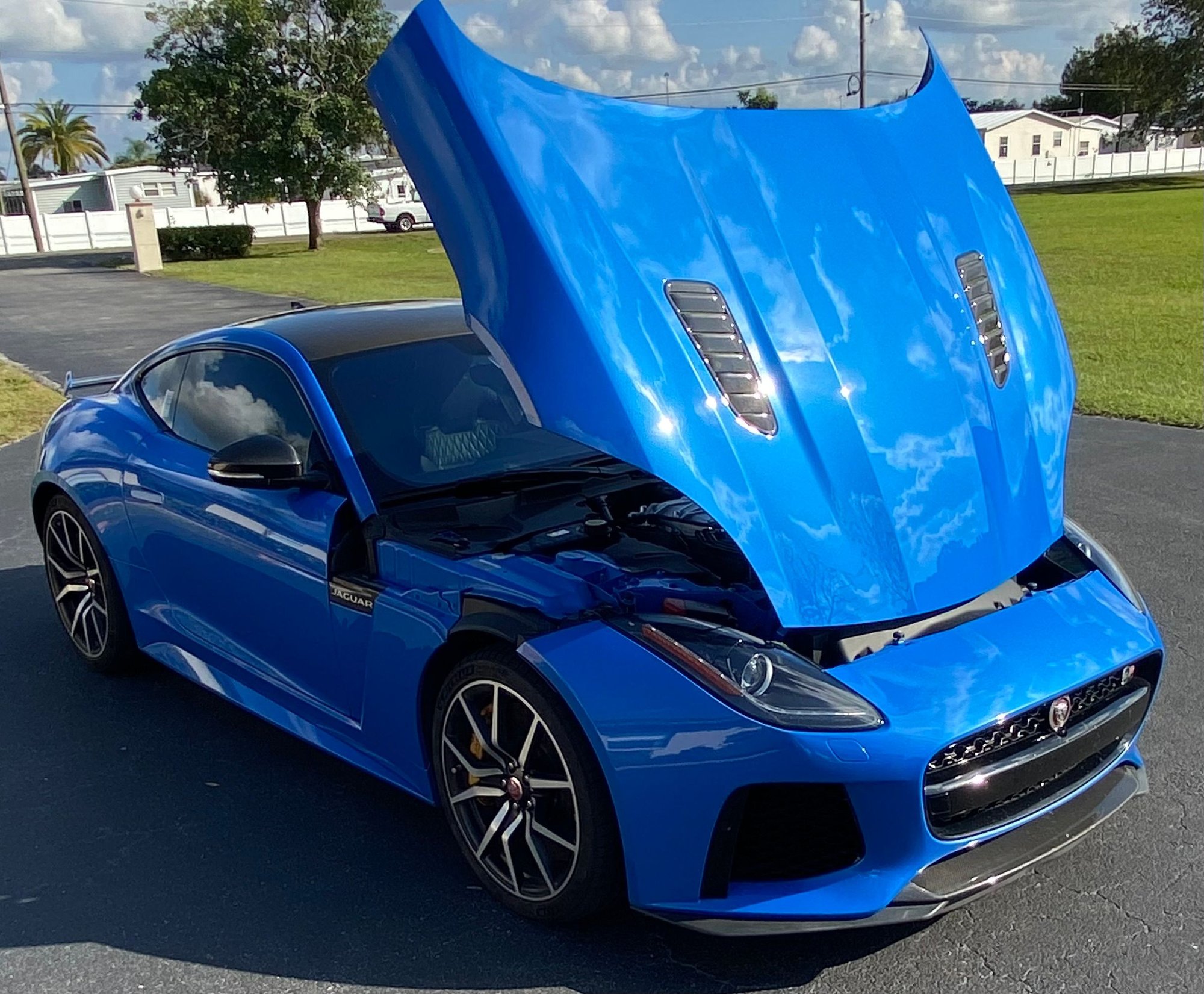 2017 Jaguar F-Type - 2017 SVR for sale. - Used - VIN Sajwj6j8xhmk39057 - 8 cyl - AWD - Automatic - Coupe - Blue - Sarasota, FL 34233, United States