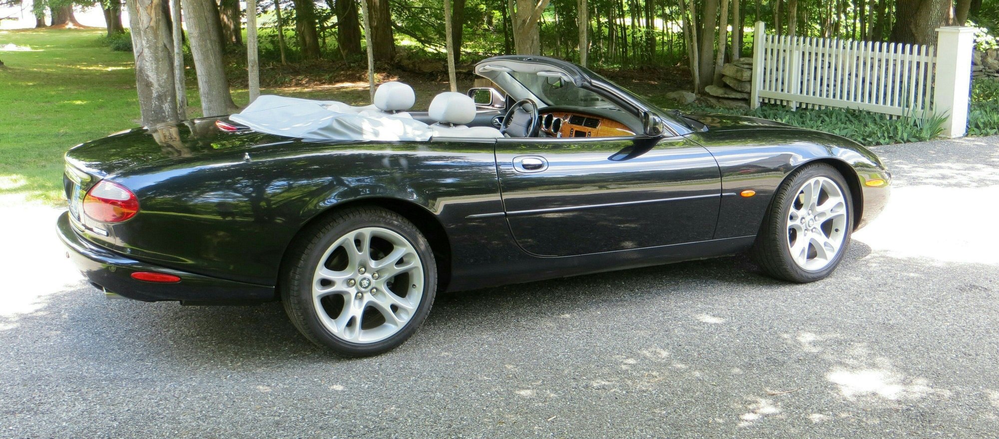 2003 Jaguar XK8 - Here is a nice one. - Used - VIN SAJDA42C732A33183 - 46,000 Miles - 8 cyl - 2WD - Automatic - Convertible - Blue - East Haddam, CT 06423, United States