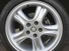 Now the wheels are done Jim suggests centre caps OH and bolt covers just to finish them off.