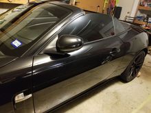 Close up of window trim- gloss black 