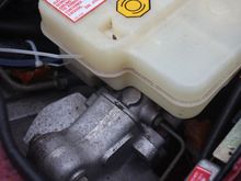 The Teves Master Cylinder/Actuator as fitted to my 1989 XJS V12.
Keep the image of that Pipe in mind, its part of the High Pressure System that needs to be bled, especially if the Reservoir ever ran dry.