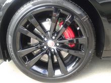 Jaguar Venom Black wheel