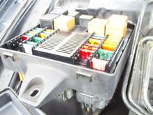 front power distribution fuse box 02